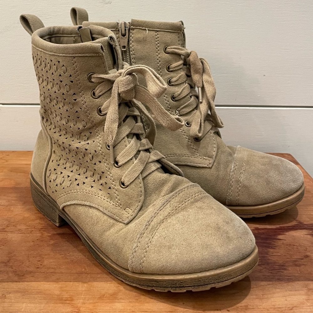 Girls Mid Boots Justice, Size 3, Light Brown, Perforated Faux Suede